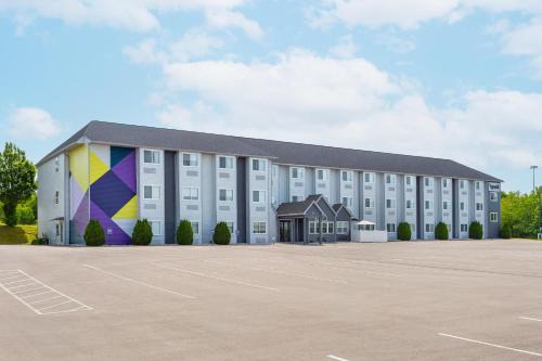 Clarion Hotel | Spark by Hilton Clarion