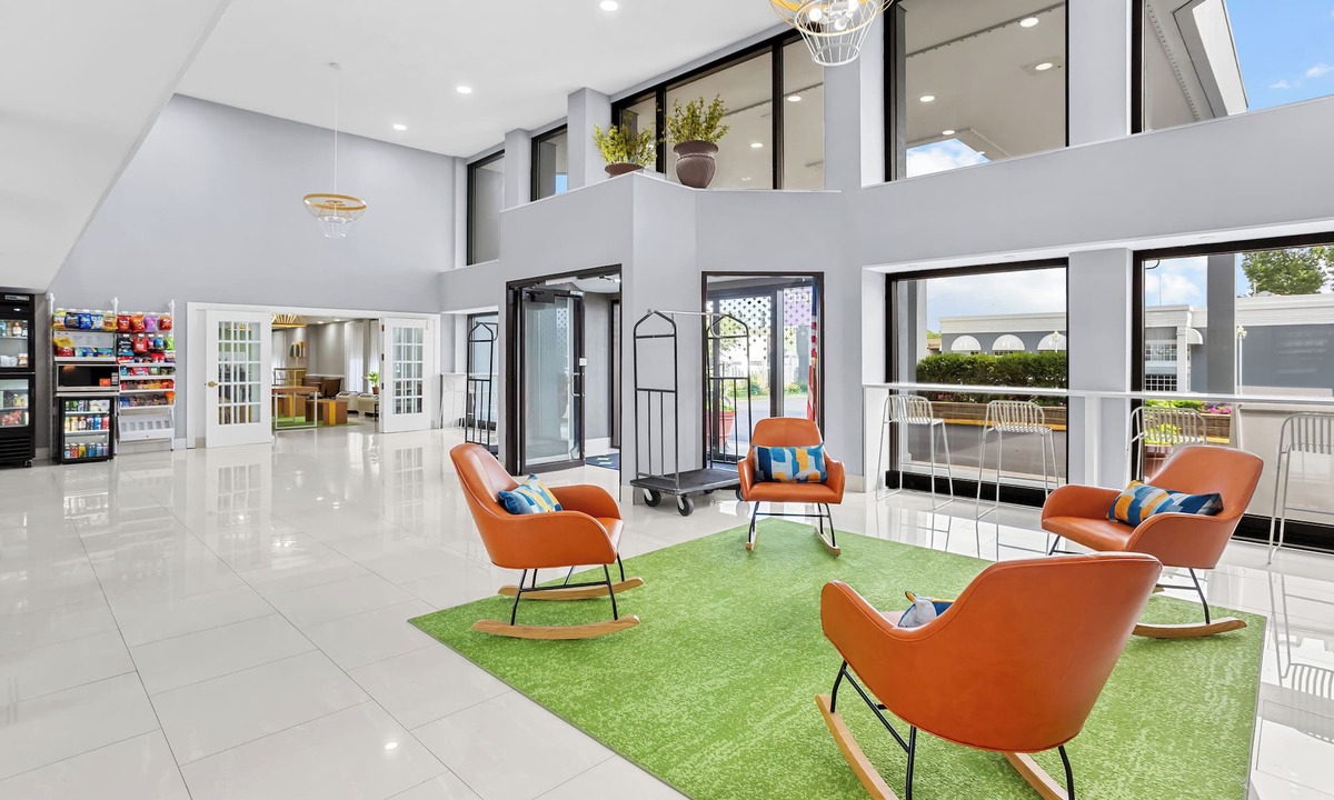 Des Plaines Hotel | Spark by Hilton Des Plaines Chicago O'Hare