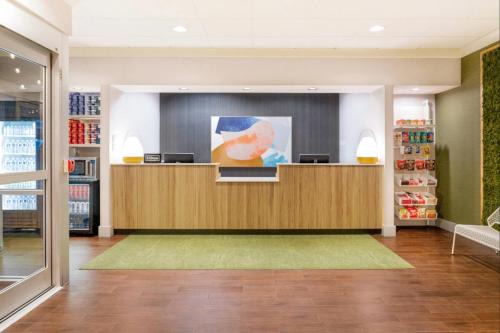 East Paris Hotel | Spark By Hilton Grand Rapids