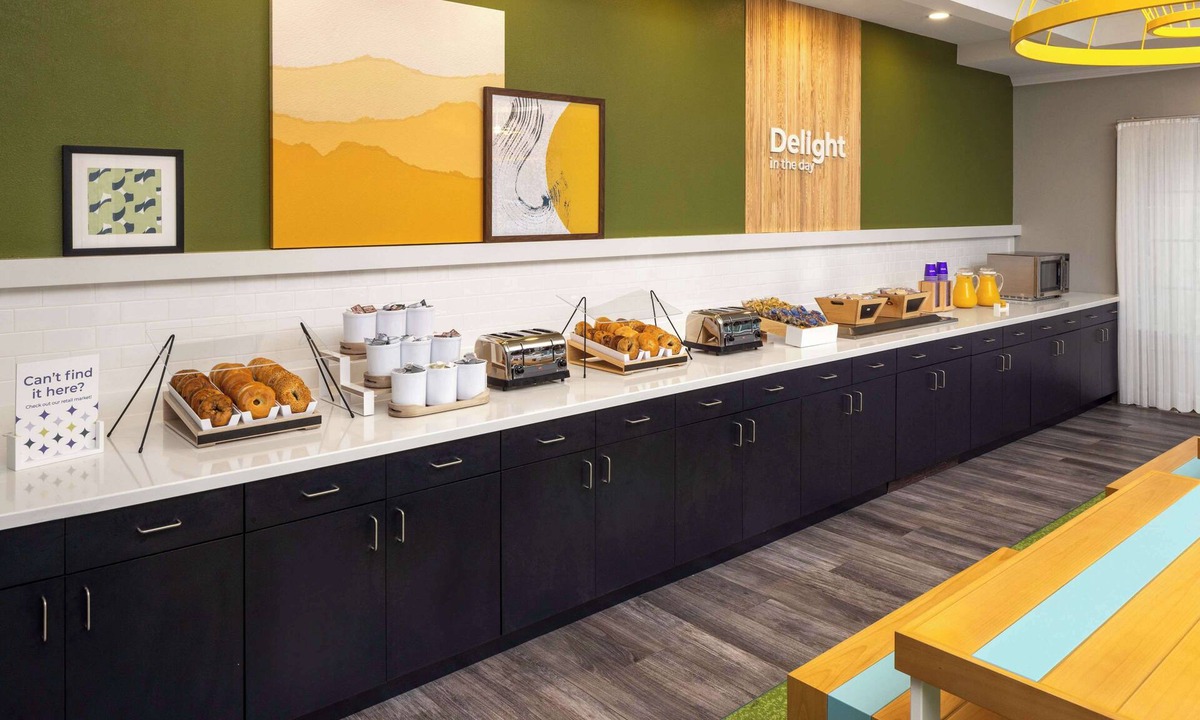 Barker Hotel | Spark by Hilton Houston West Clay Road