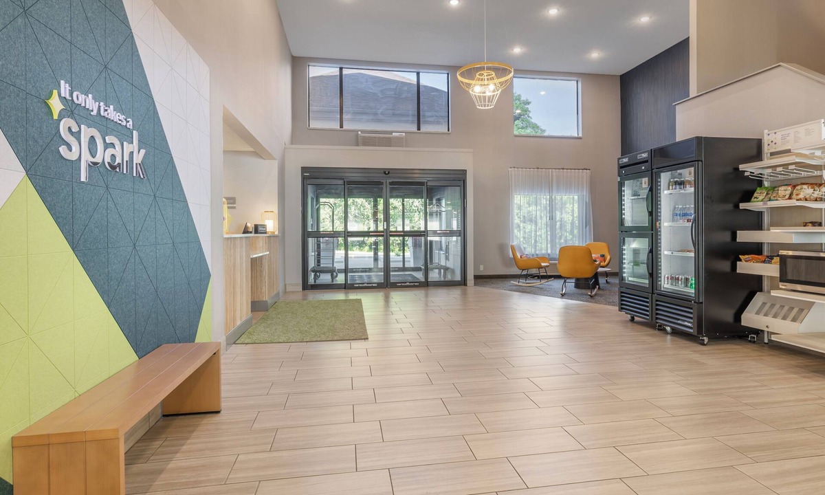 Onalaska Hotel | Spark by Hilton La Crosse Onalaska