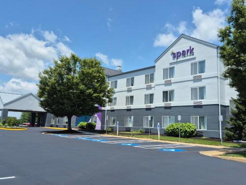 Rohrerstown Hotel | Spark by Hilton Lancaster