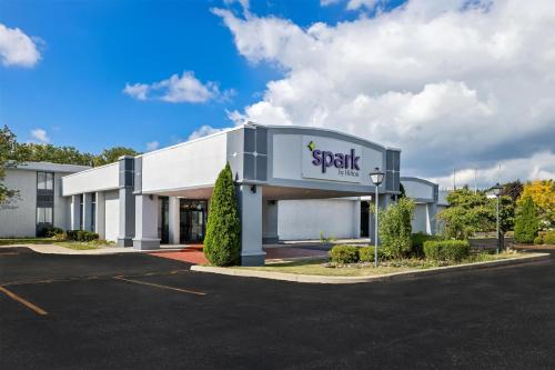 Lockport Hotel | Spark by Hilton Lockport