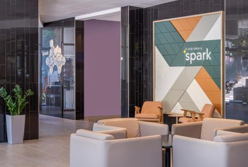 Le Bourg - Gare De Vaise Hotel | Spark by Hilton Lyon Park Saone