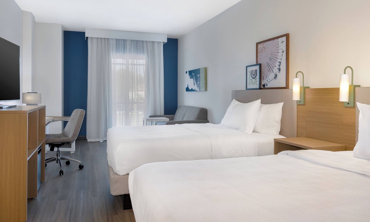 Cote-Des-Neiges—Notre-Dame-De-Grace Hotel | Spark By Hilton Montreal Midtown