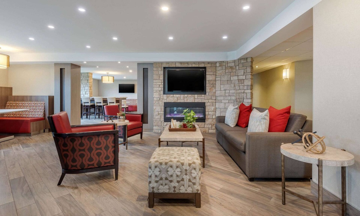 Oshawa Hotel | Spark by Hilton Oshawa