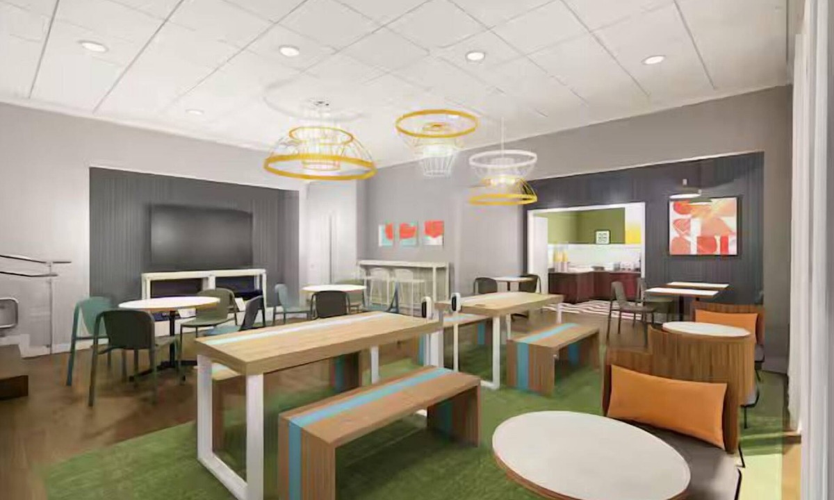 Palatine Hotel | Spark by Hilton Palatine Arlington Heights
