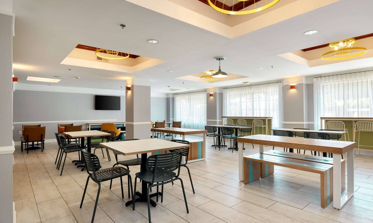 Eden Hotel | Spark by Hilton Savannah Airport