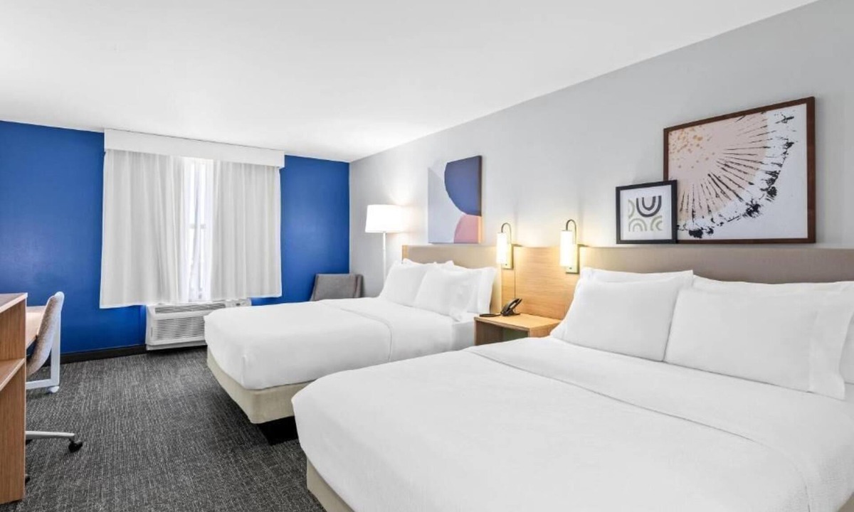 Shawnee Hotel | Spark by Hilton Shawnee