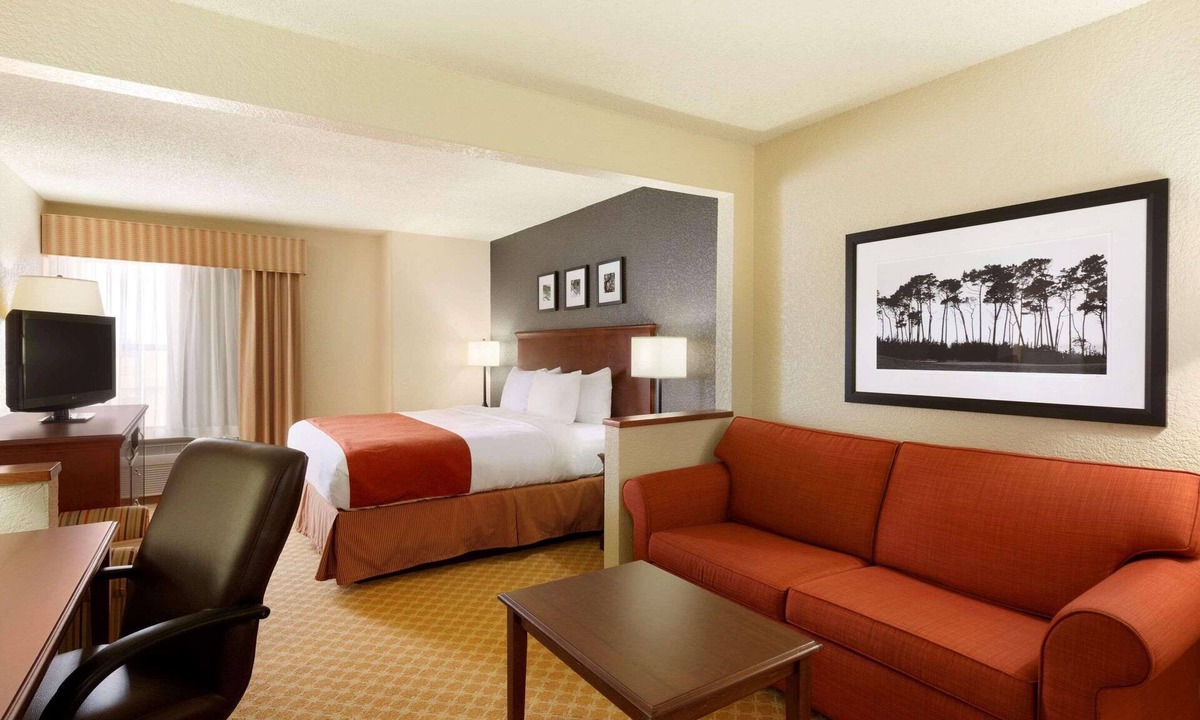 South Side Hotel | Spark by Hilton South East Corpus Christi