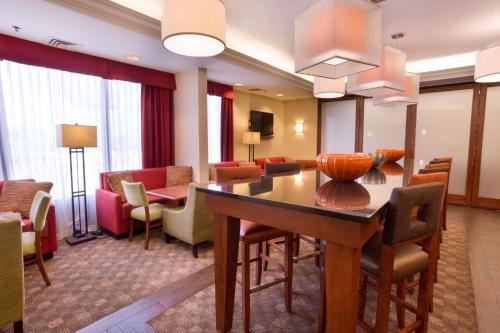 Valley Park Hotel | Spark by Hilton St Louis Southwest