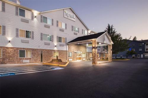 Tumwater Hotel | Spark by Hilton Tumwater