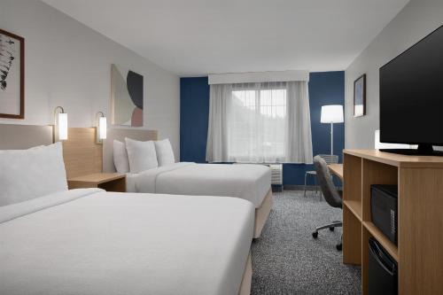 Strabane Hotel | Spark by Hilton Washington Meadowlands Blvd