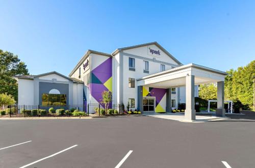 Winston - Salem Hotel | Spark by Hilton Winston-Salem University