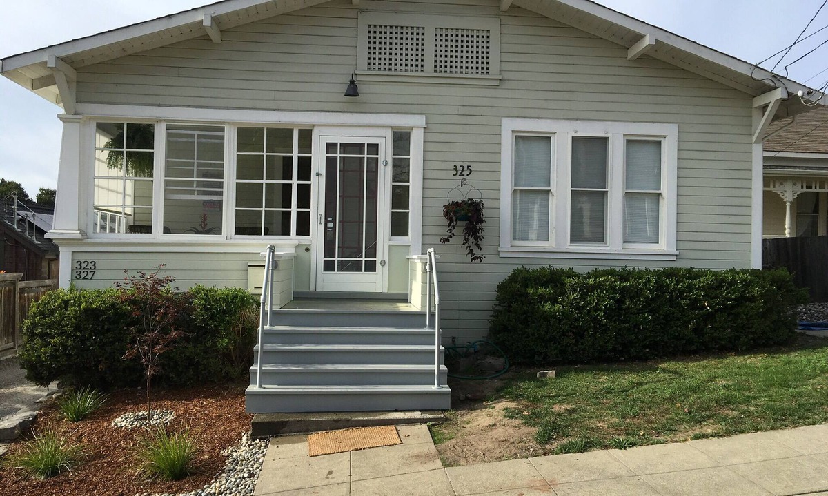 Petaluma House | Sparkling clean 1920's bungalow