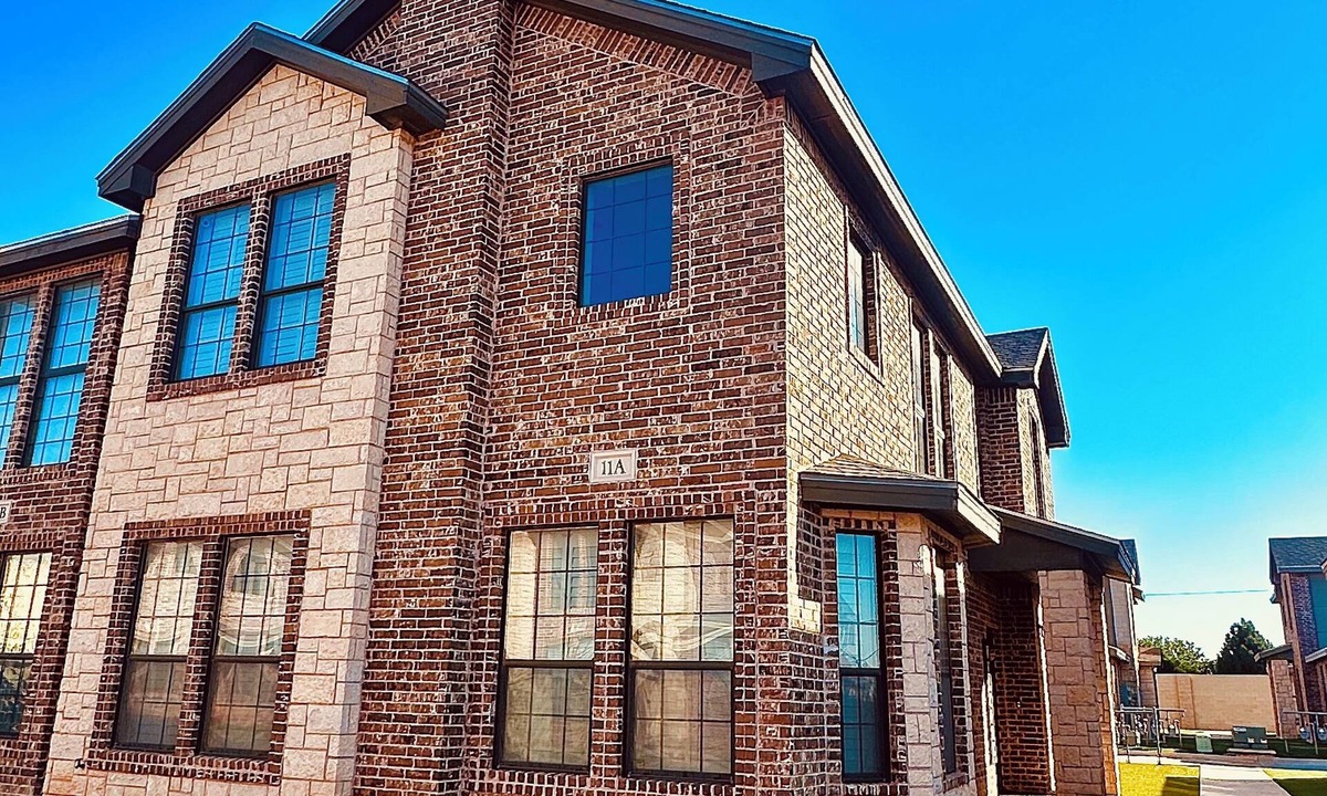 Odessa House | Sparkling clean! 2-bedroom townhome with an office