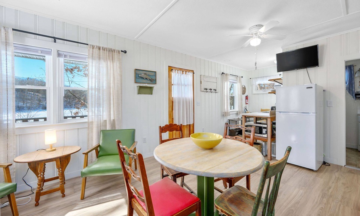 Sandwich Cottage | Sparkling Pond Views & Unforgettable Sunsets