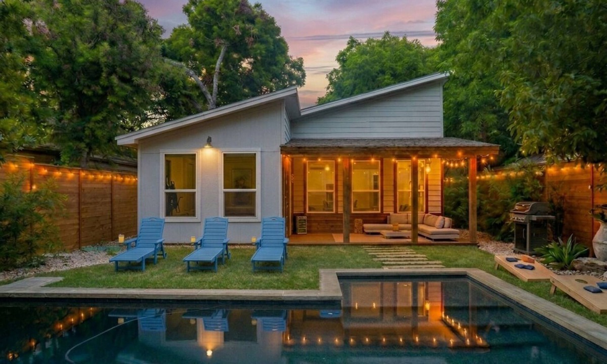 Govalle House | ★Sparkling Pool in Backyard Oasis ❤ Luxury 2M to DT ★