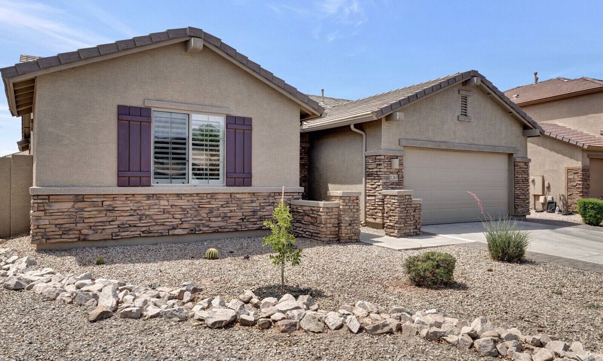 Mesa House | Sparkling Pool ~ Very Quiet ~ Backyard & Fire Pit