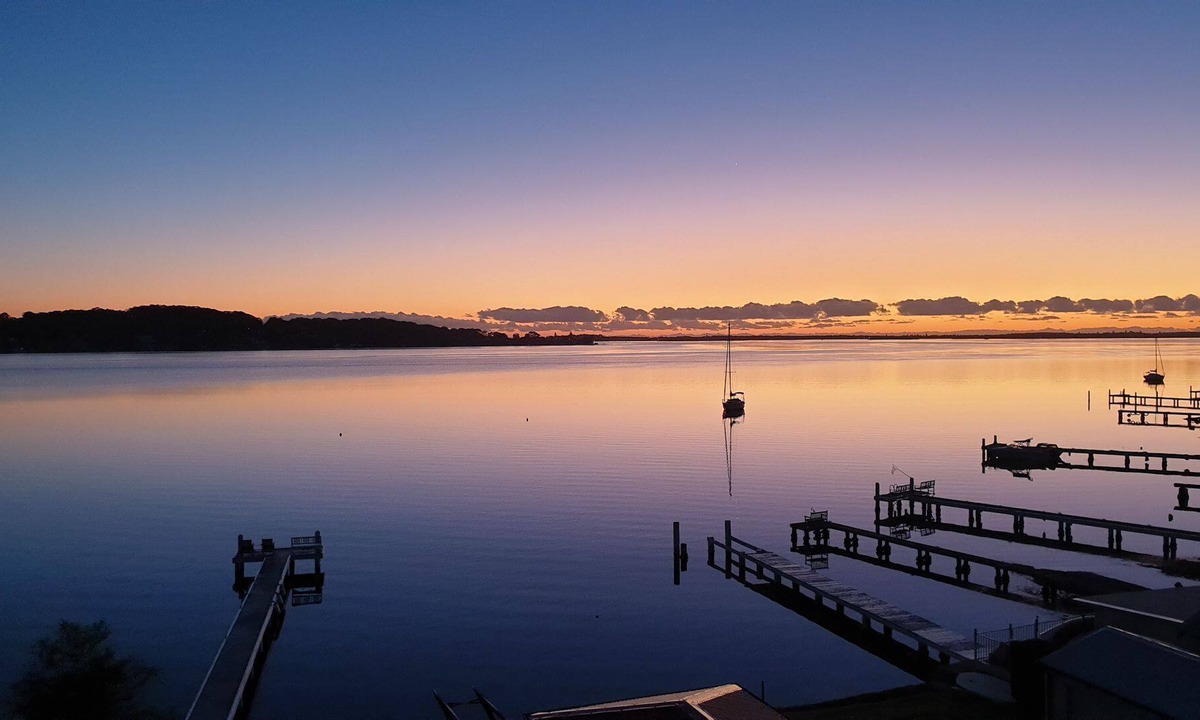 Rathmines House | Sparkling Waters Absolute Waterfront + Jetty