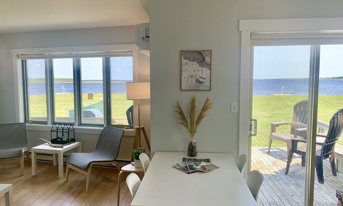 Richibucto House | Sparkling Waters Beachfront, Pool&Hot Tub Access!