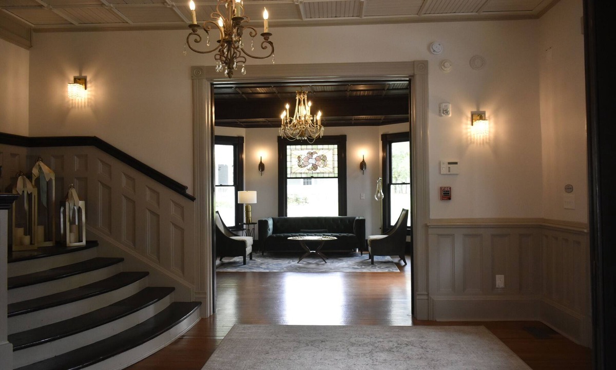 Monroe Hotel | Sparrow Grove Manor