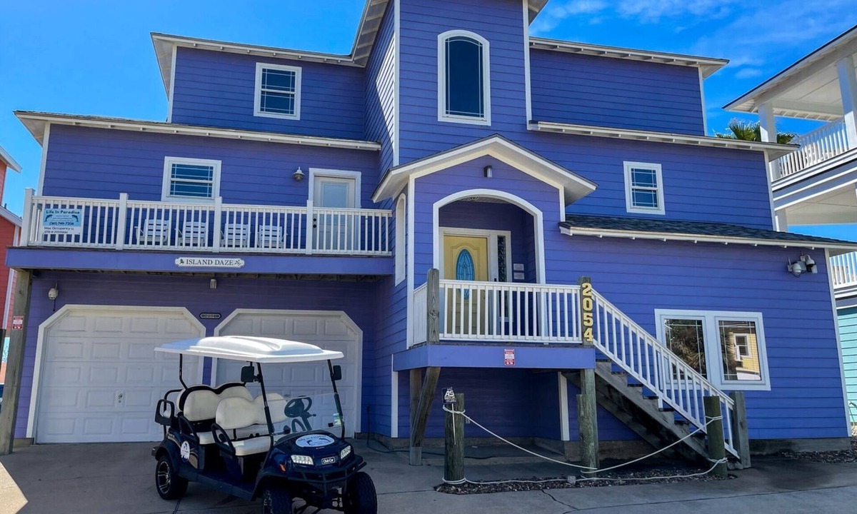 Sand Point House | SPC2054 Boardwalk, Shared Heated Pool and Golf Cart Included