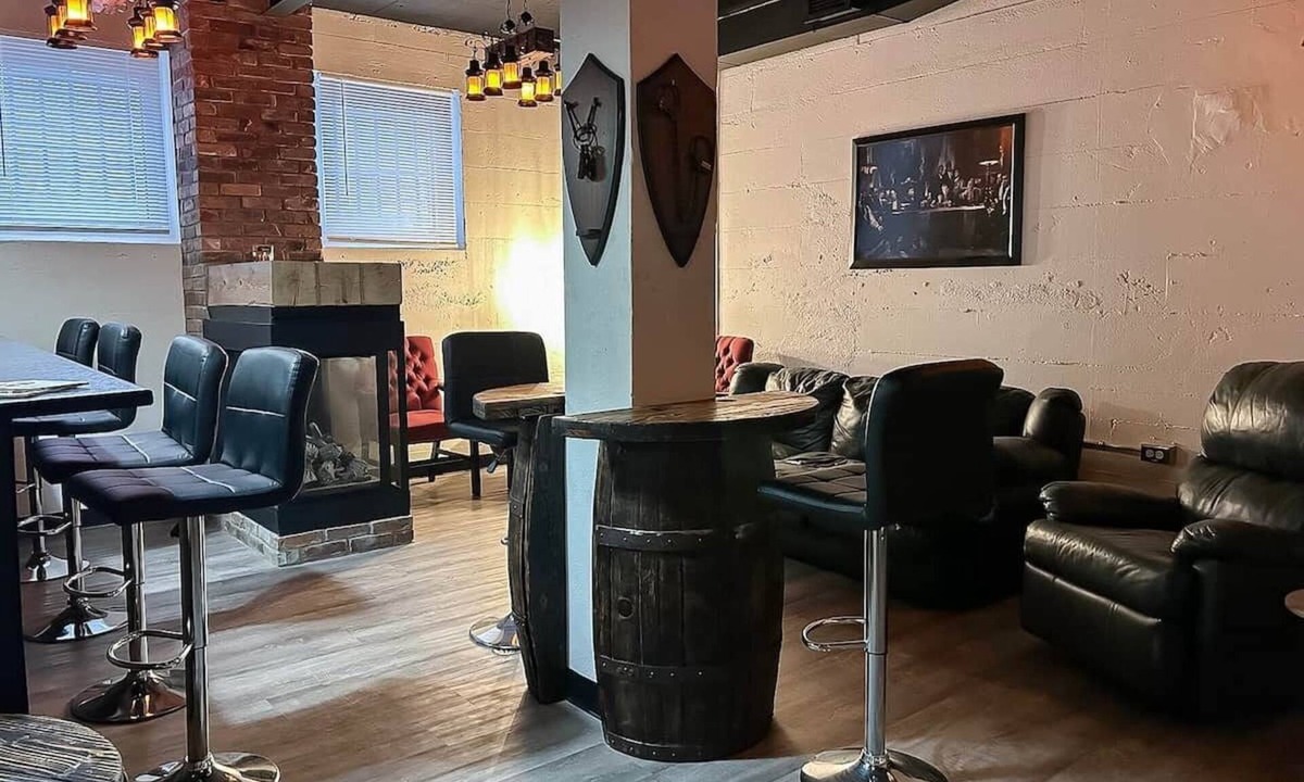 Algoma District Apartment | Speakeasy Apartment Lounge