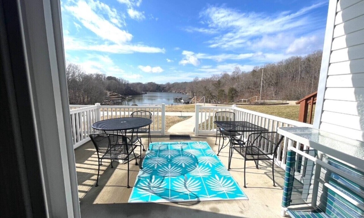 North Shore Condo | SPECIAL! - 2 NIGHTS . JUNE 12-14 BRING SWEETHEART . .ENJOY SUNSETS!