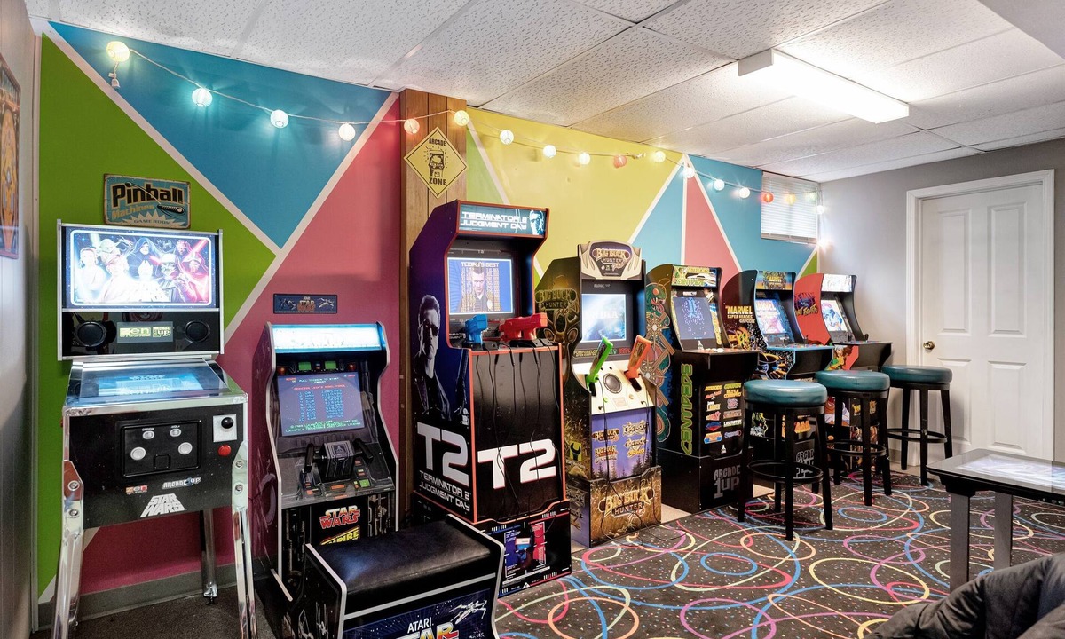 Bloomington House | Special - House of Games - Play, Relax, Unwind!