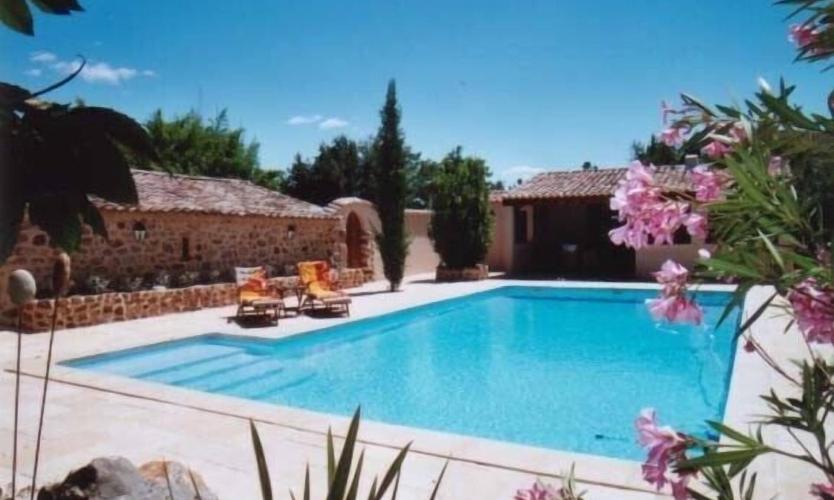 Rosieres House | Special prices in autumn! Stylish winery with large, heated swimming pool