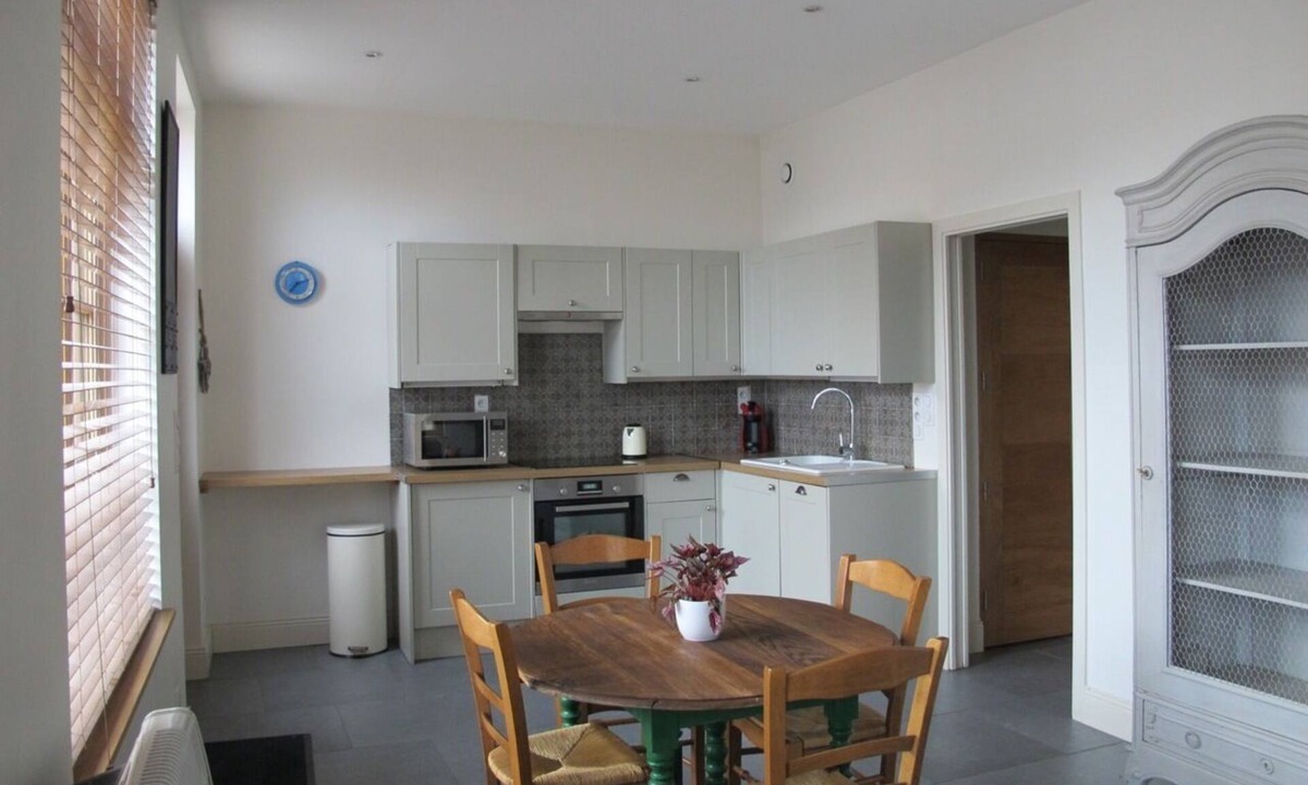 Hallines Apartment | SPECIAL RATE AVAILABLE "Spacious Self Contained Studio”