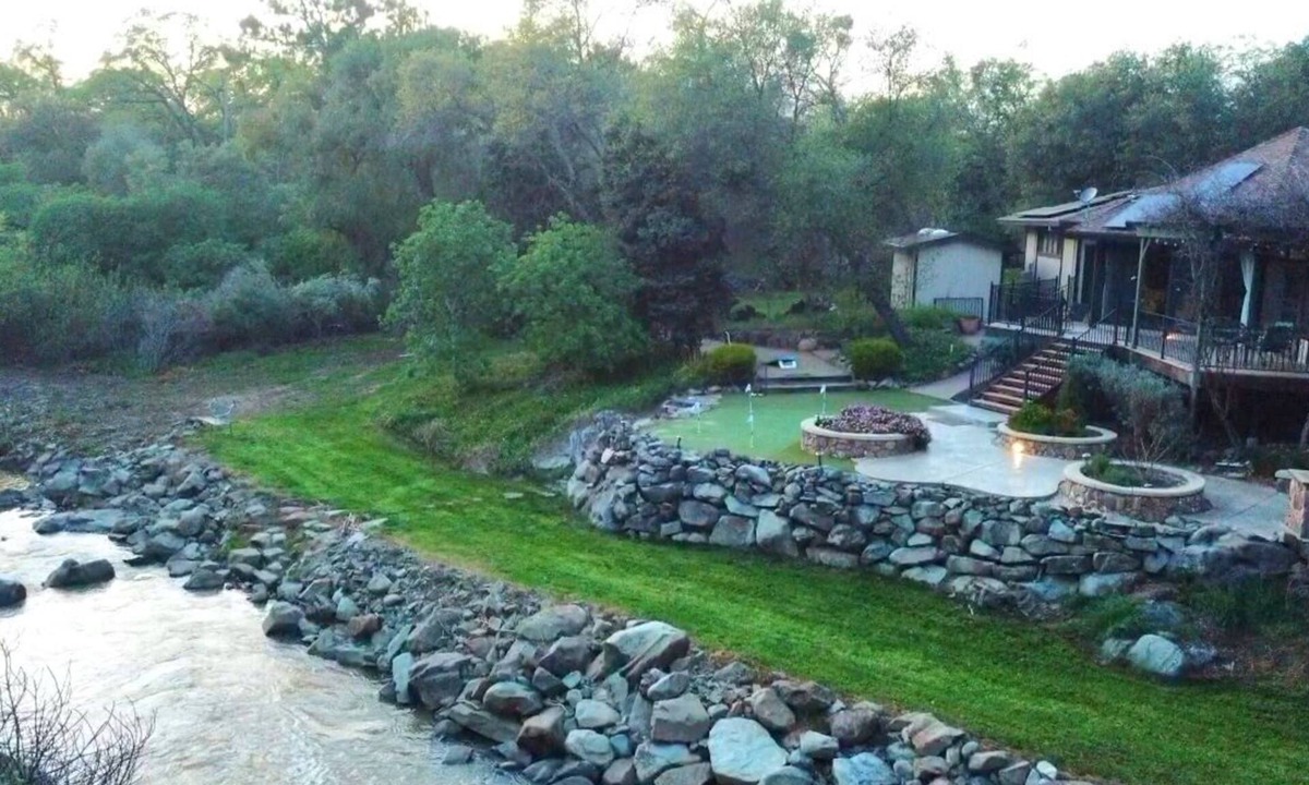 Auburn House | Specials-Breathtaking Views-Relaxation-Hot Tub- River-One of a kind