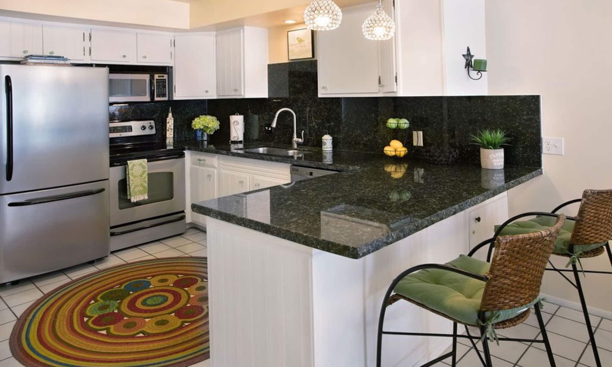 Downtown Park City Condo | SPECIALS, SKI IN SKI OUT. 5 Min Walk to Main St. Hike and Bike out the door!