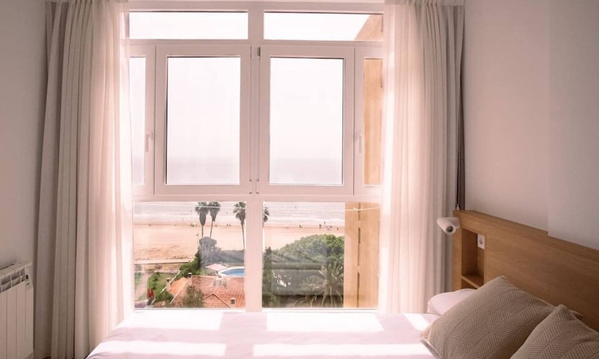 El Puig de Santa Maria Apartment | Spectacular renovated studio facing the sea