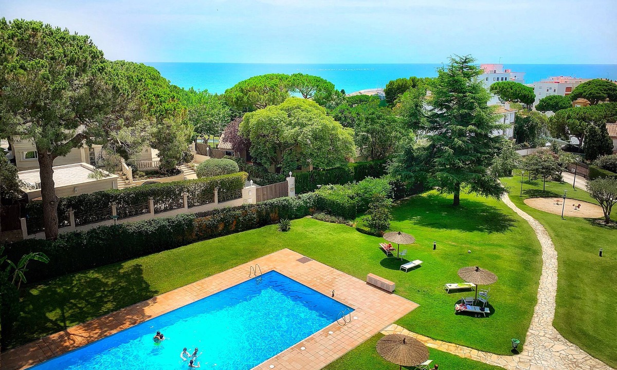Sant Vicenc de Montalt Apartment | Spectacular sea view, beach 5 min walk. POOL -TENNIS -CONCIERGE
