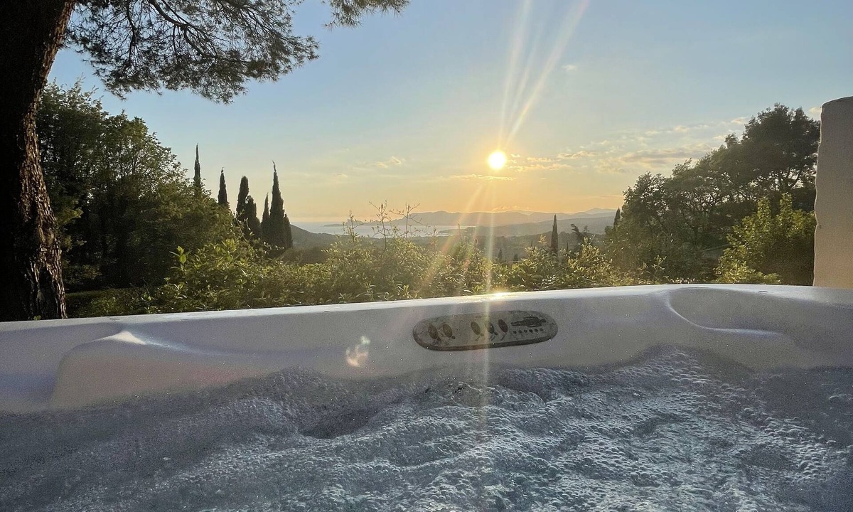 La Cadiere-d'Azur House | Spectaculaire vue mer sur un Site Classé