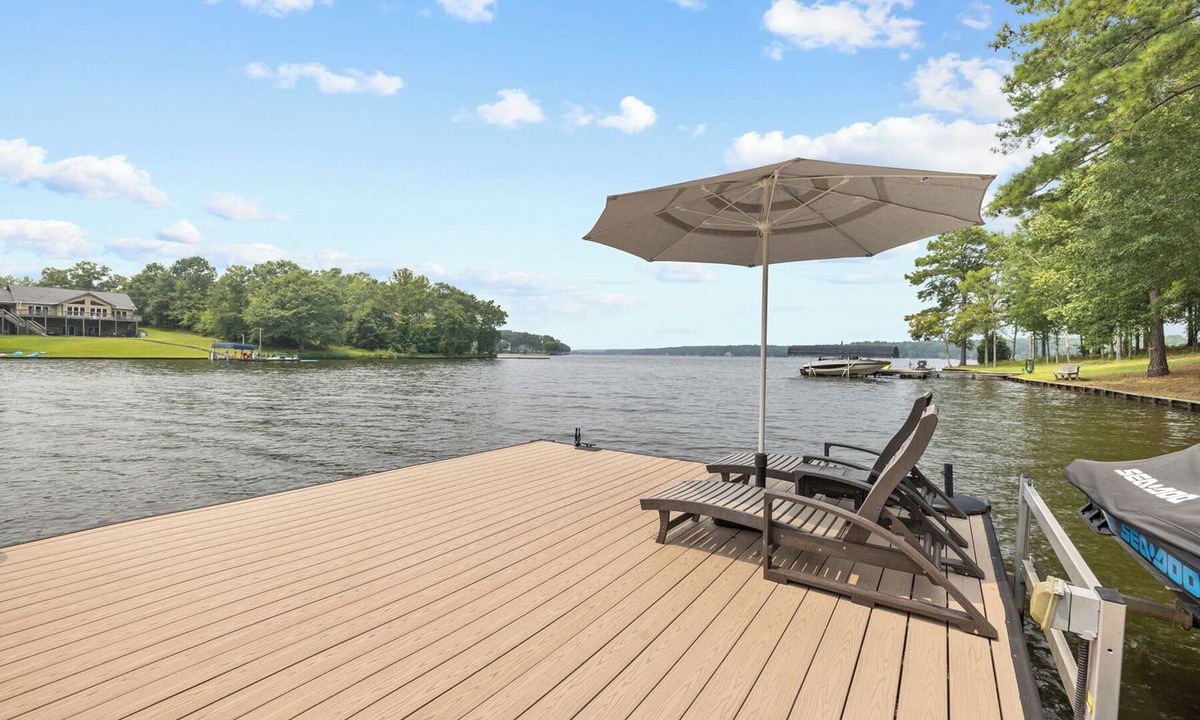 Eatonton House | Spectacular 4 BR lakefront home, Private Deep Water Dock on Peninsula