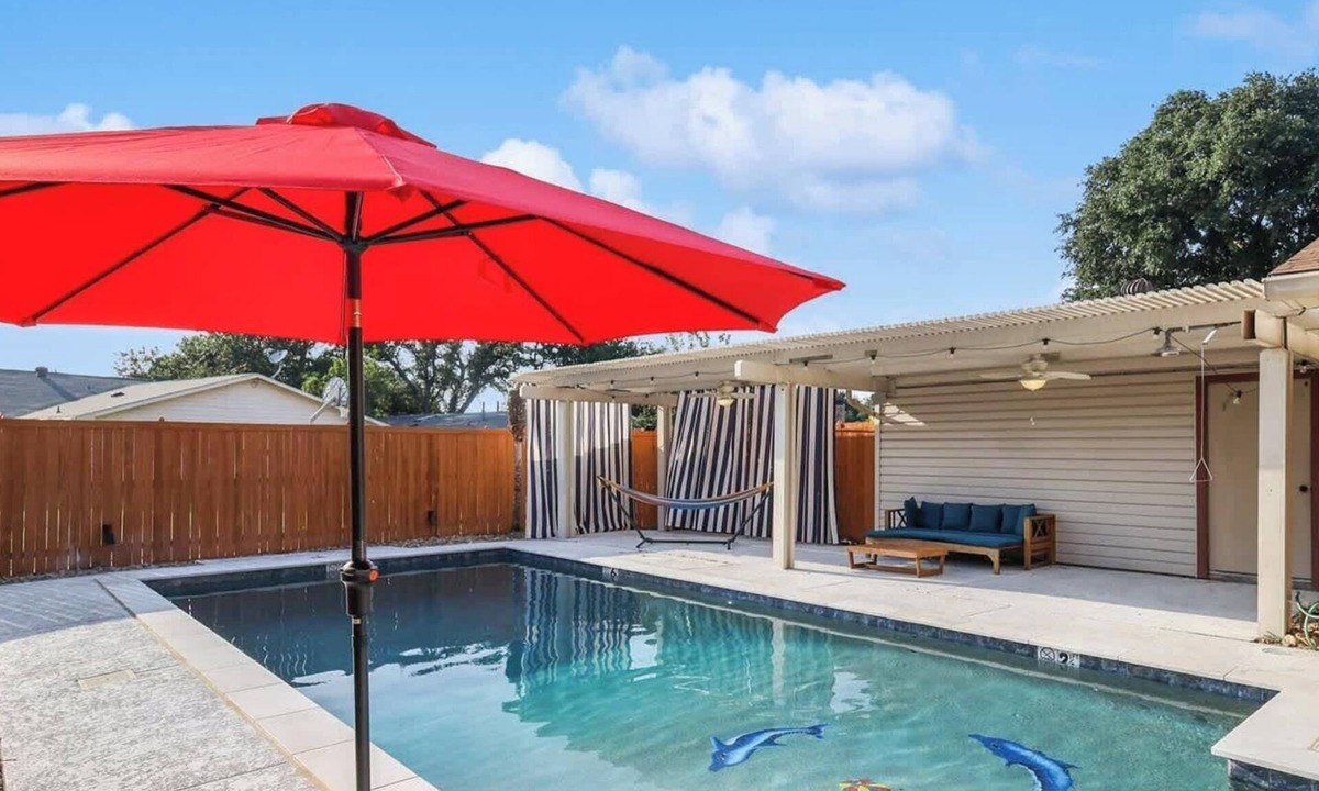 Northeast Carrollton House | Spectacular 4BR/2.5B Home with Pool and Grill