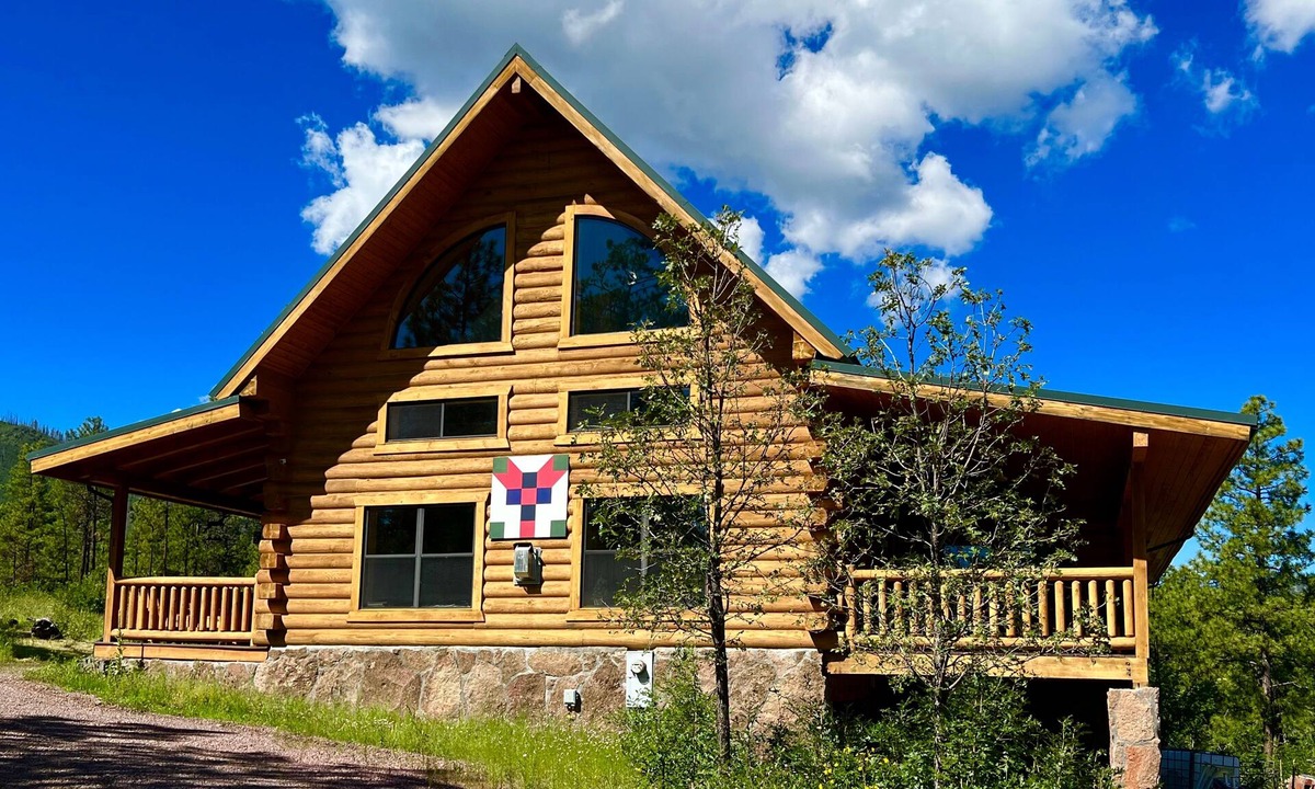 Alpine Cabin | Spectacular 6 BR cabin surrounded by ponderosa pines - in Alpine