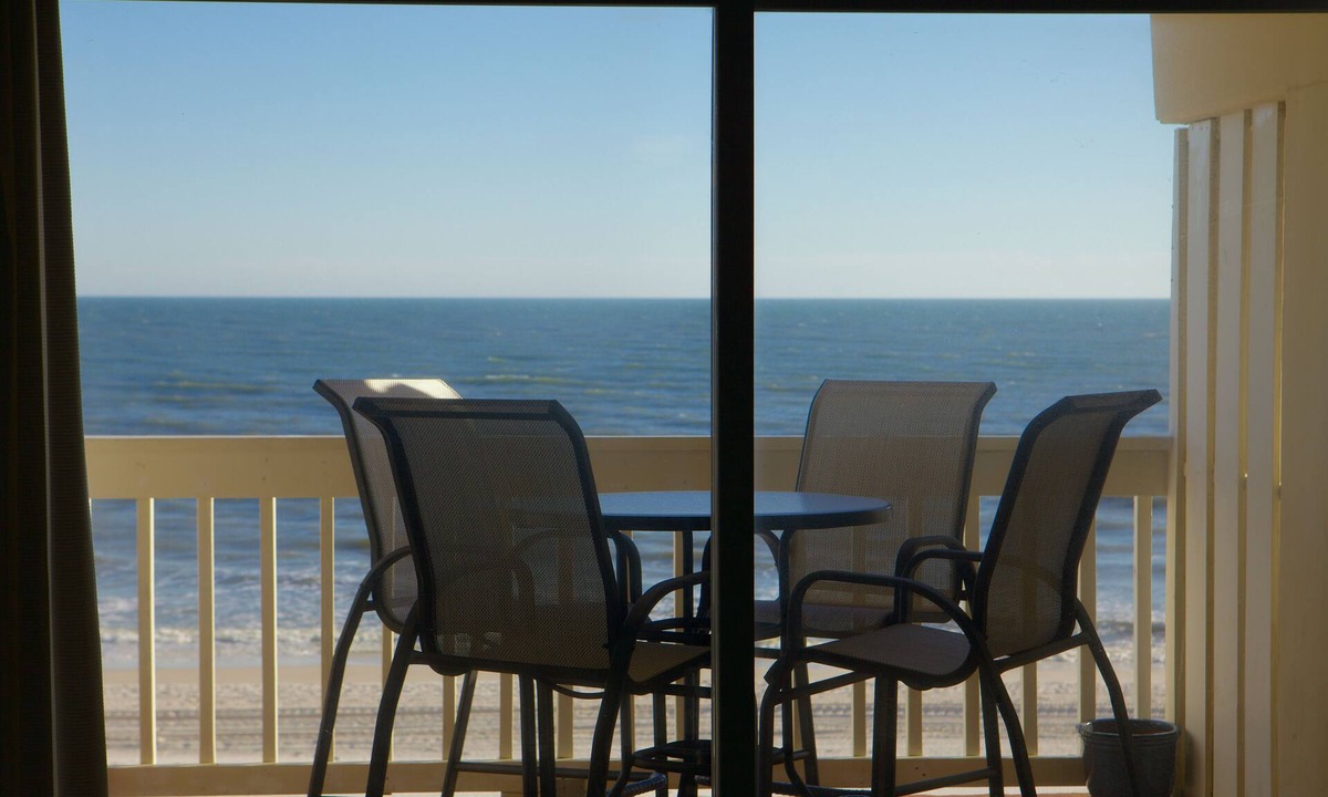 Gulf Shores Condo | Spectacular beachfront apartment