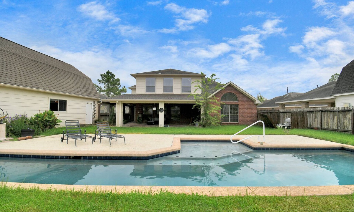 Manvel House | Spectacular Home with Private Pool, Theater&Grill!