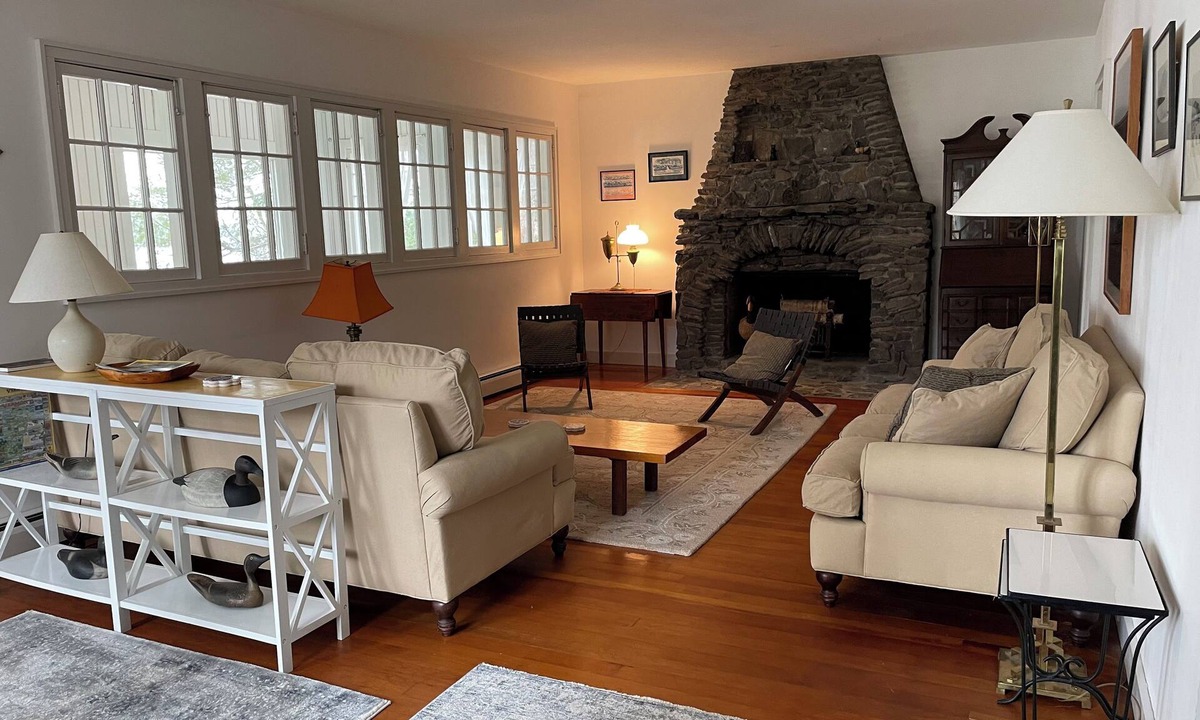 Shelburne House | Spectacular Lakefront Property