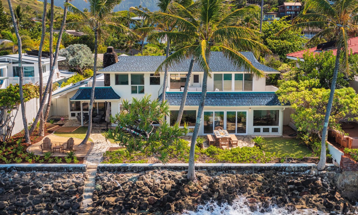 Lanikai House | Spectacular Lanikai Ocean Front w/Pool - newly remodeled, sleeps up to 18!
