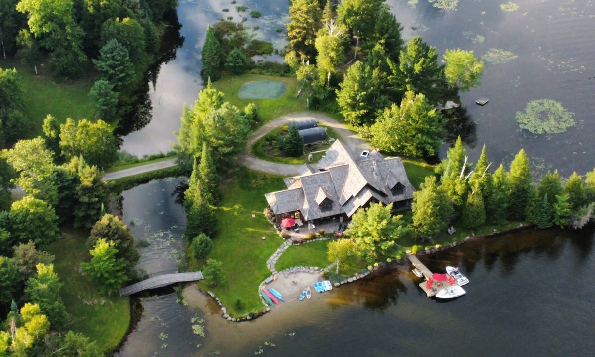 McDougall Cottage | Spectacular Log and Timber Frame Retreat