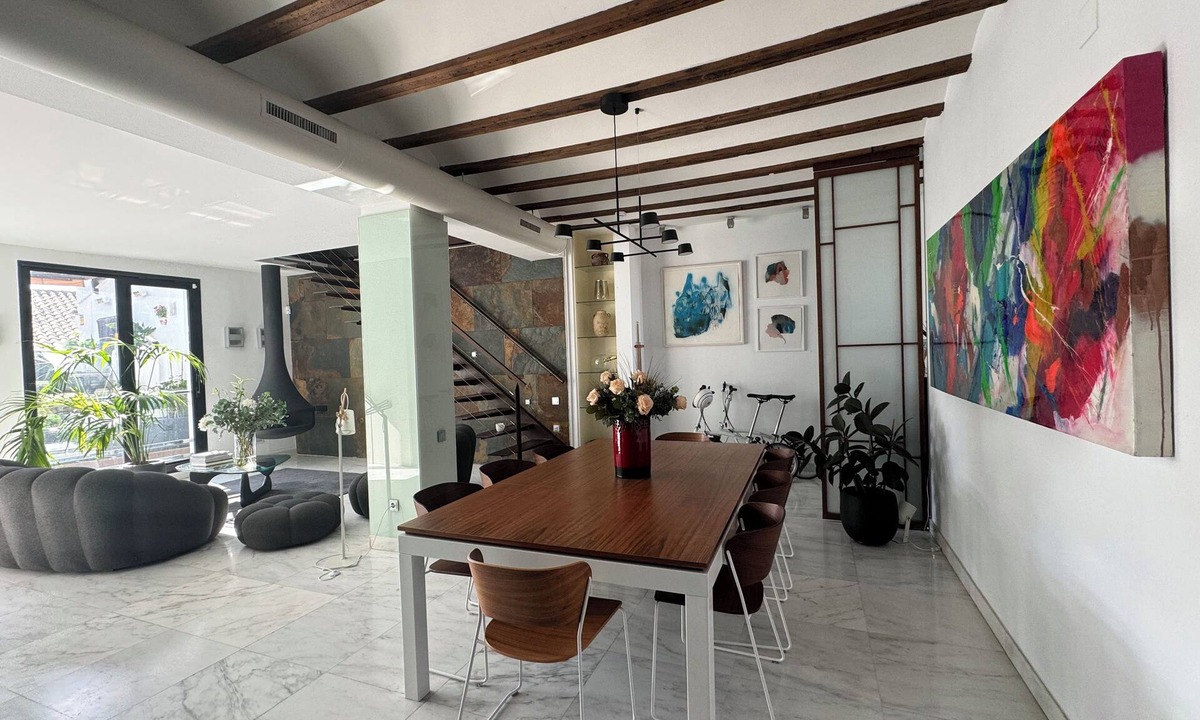 Trinitat Apartment | Spectacular & luxurious duplex penthouse steps away from Plaza de la Virgin