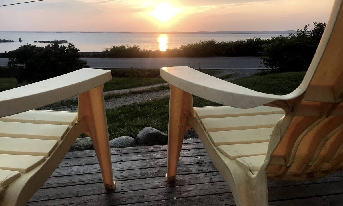 Upper Blandford House | Spectacular Ocean Sunset Views