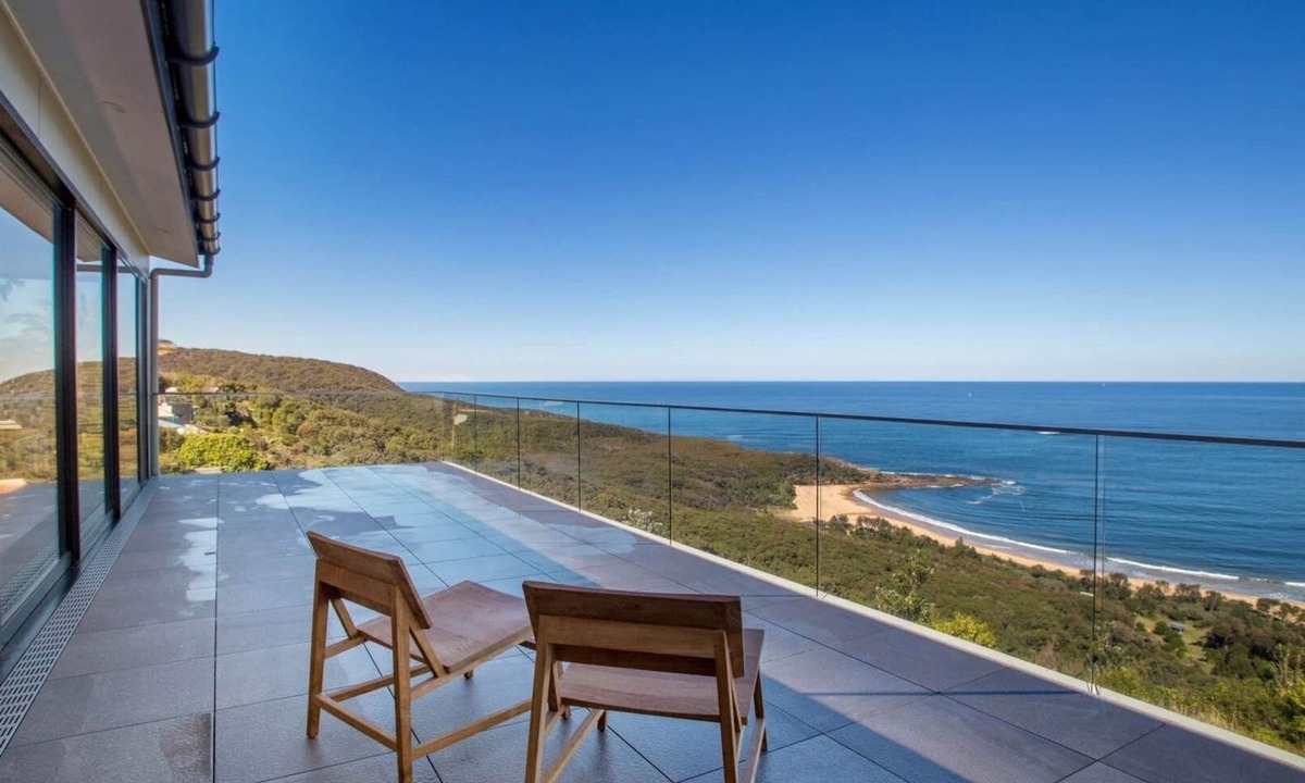 Killcare Heights House | Spectacular Ocean Views by HolidayCo.