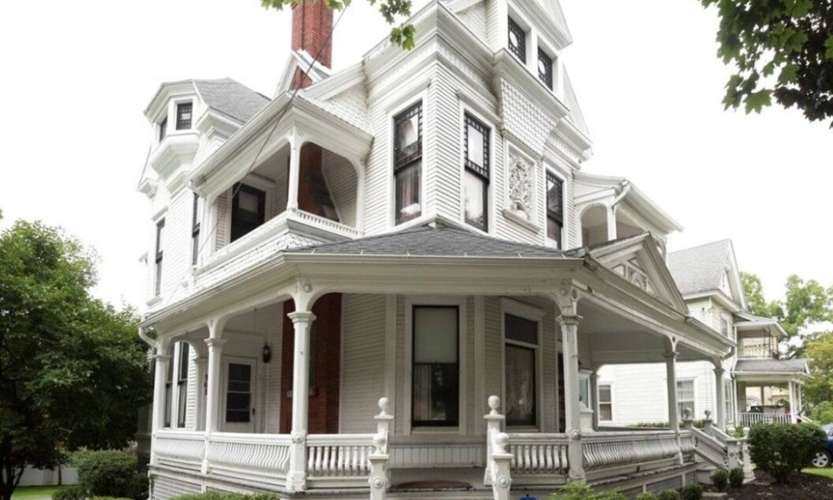 Auburn House | Spectacular Queen Anne Victorian