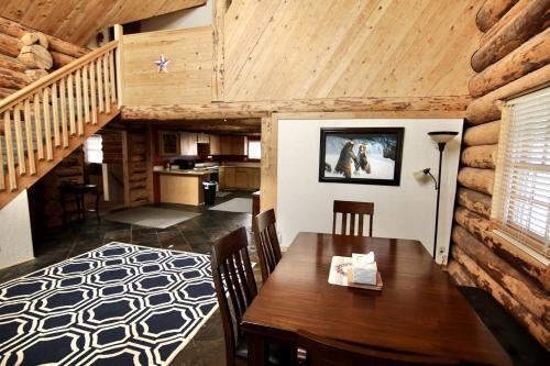 Blanding House | Spectacular Rustic Wooden Cabin in Blanding, Utah